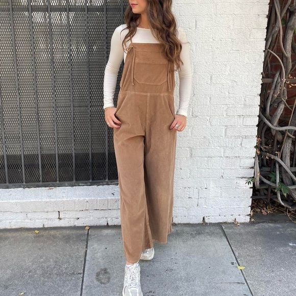 Free People Pants - NWT self contrast corduroy overalls / jumper sz small / sold at anthro $170